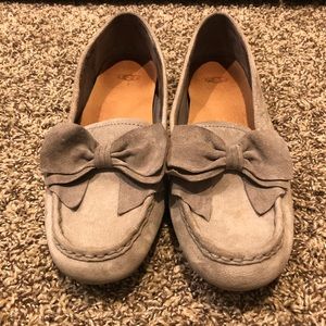 Women’s Ugg Brand Gray Loafers with Bow Size 8